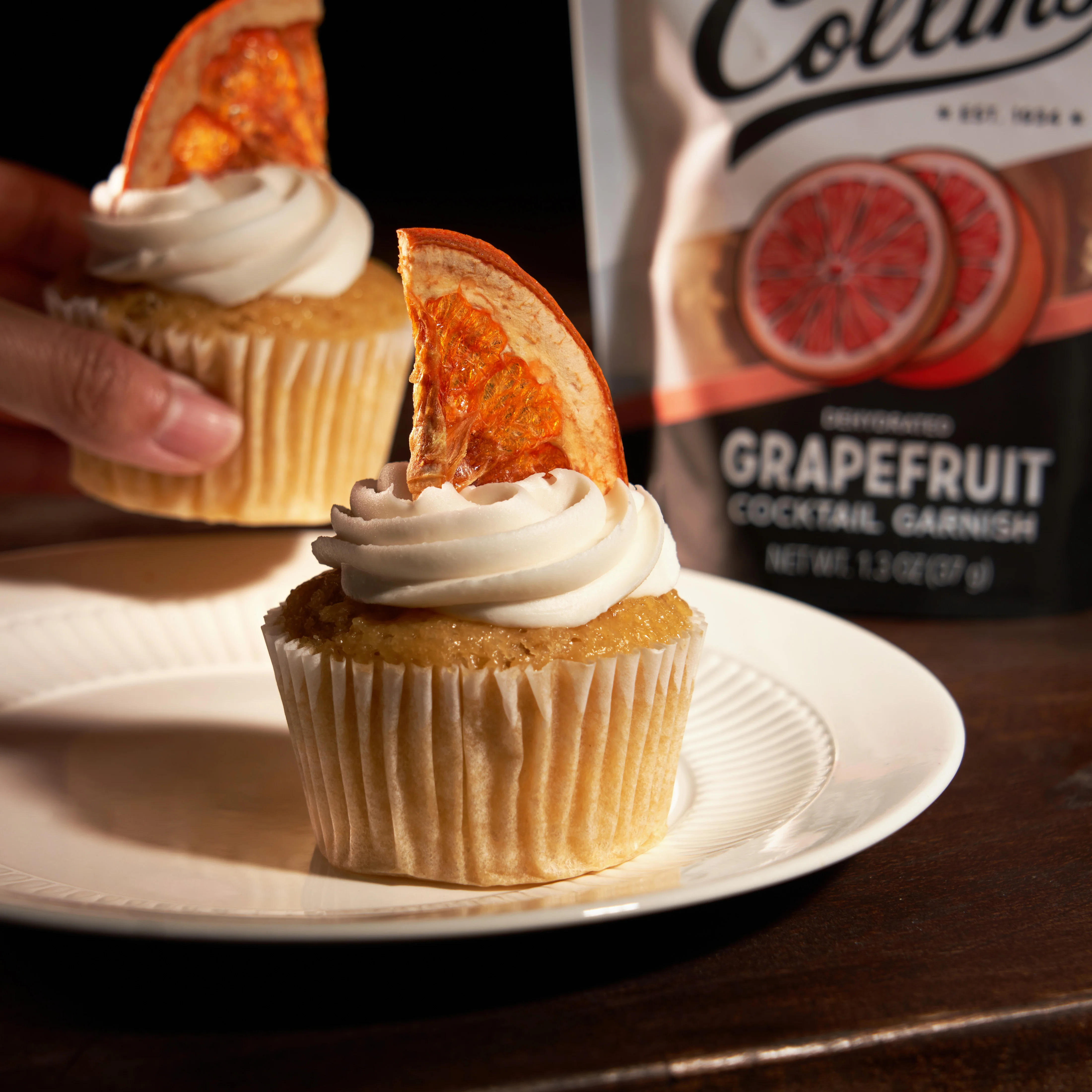 Dehydrated Grapefruit Cocktail Garnish, 1.3 oz - Image 2