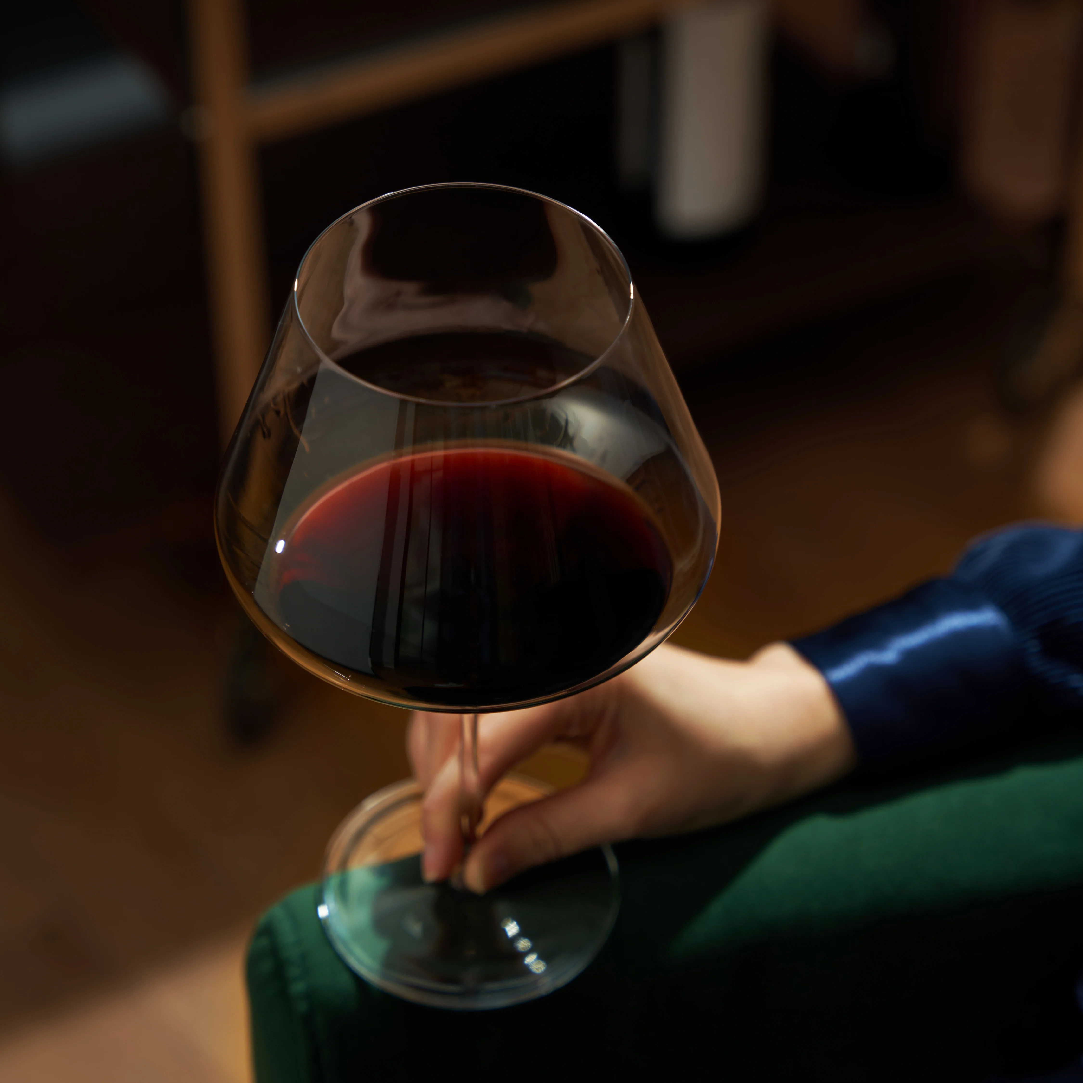 Liminal Burgundy Wine Glass - Image 2