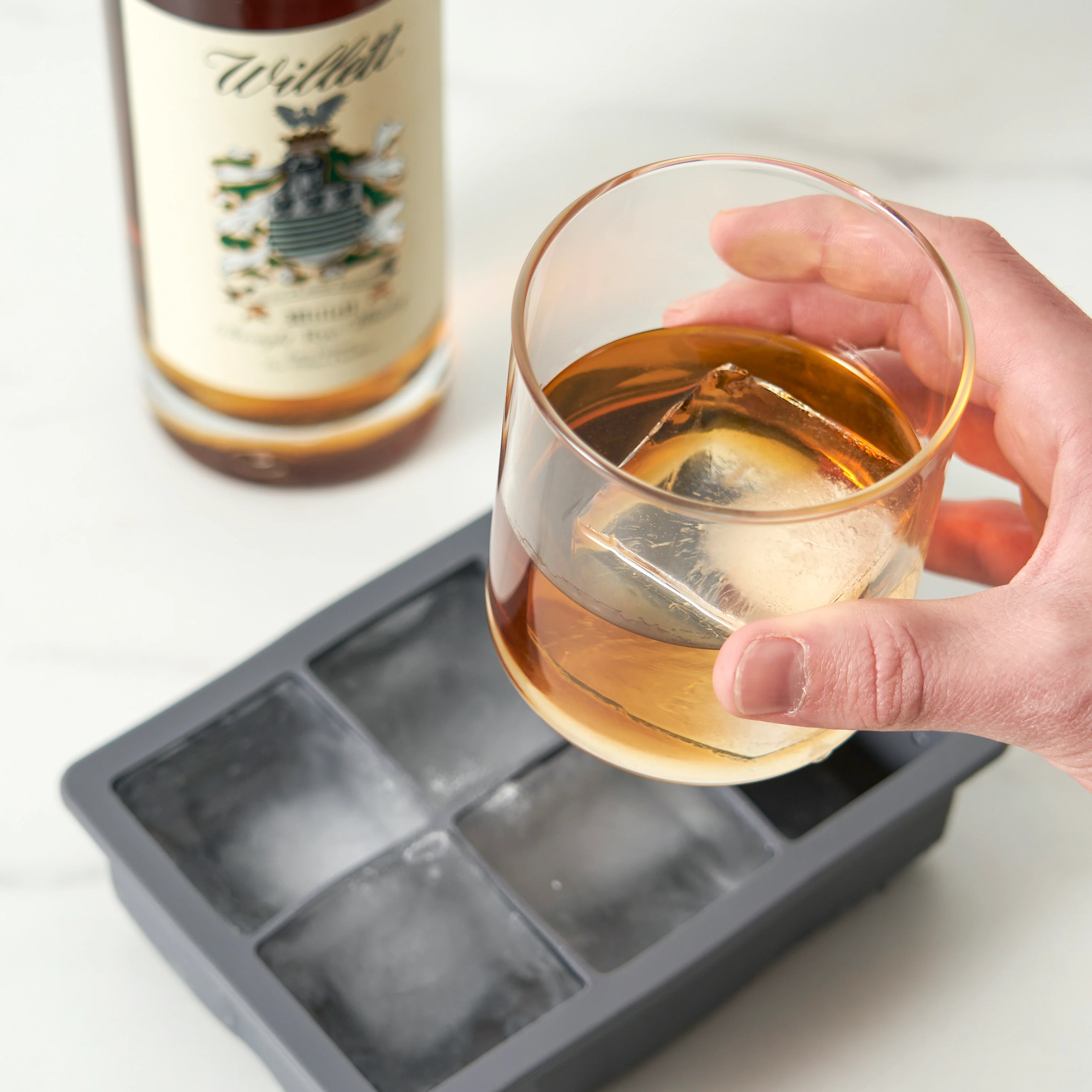 Glacier Ice Cube Tray with Lid - Image 2